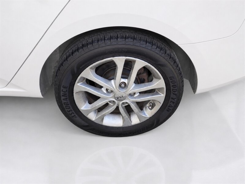 Used 2011 Kia Forte EX w/ Premium Pkg FWD image 27