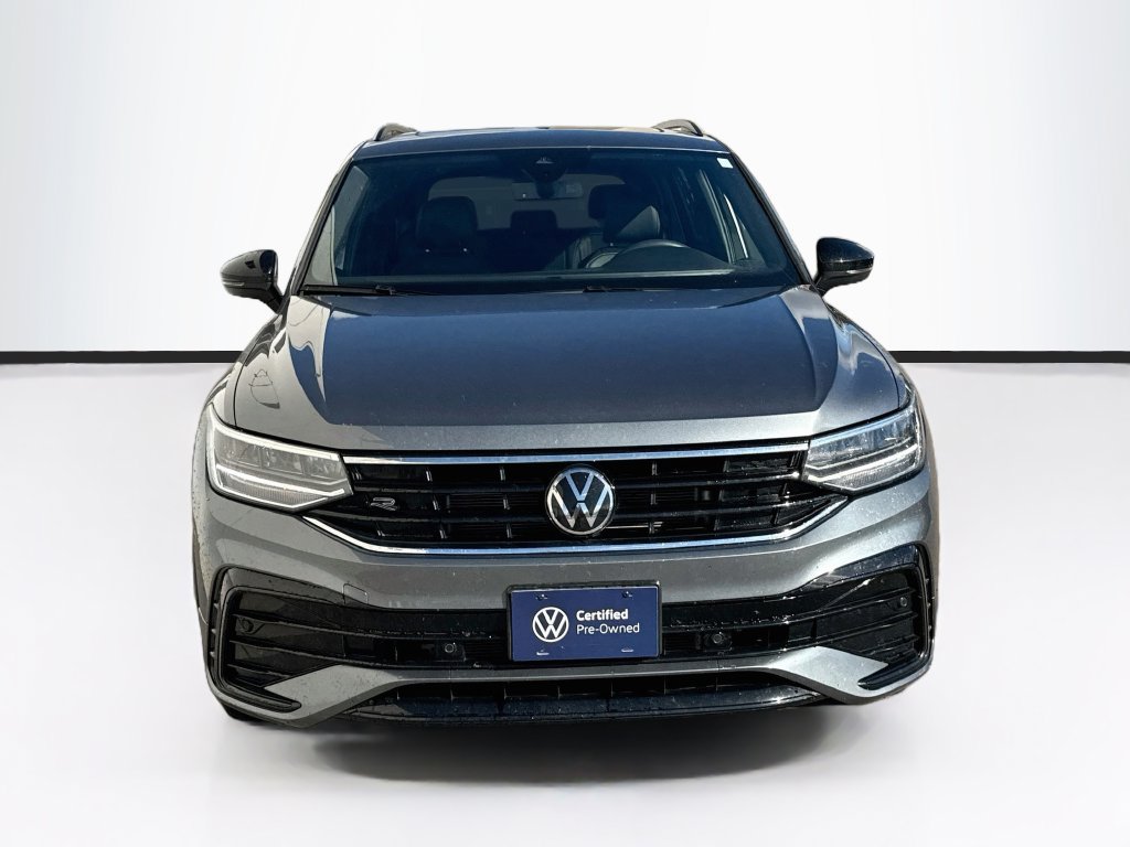 Used 2024 Volkswagen Tiguan SE R-Line AWD/4WD image 2