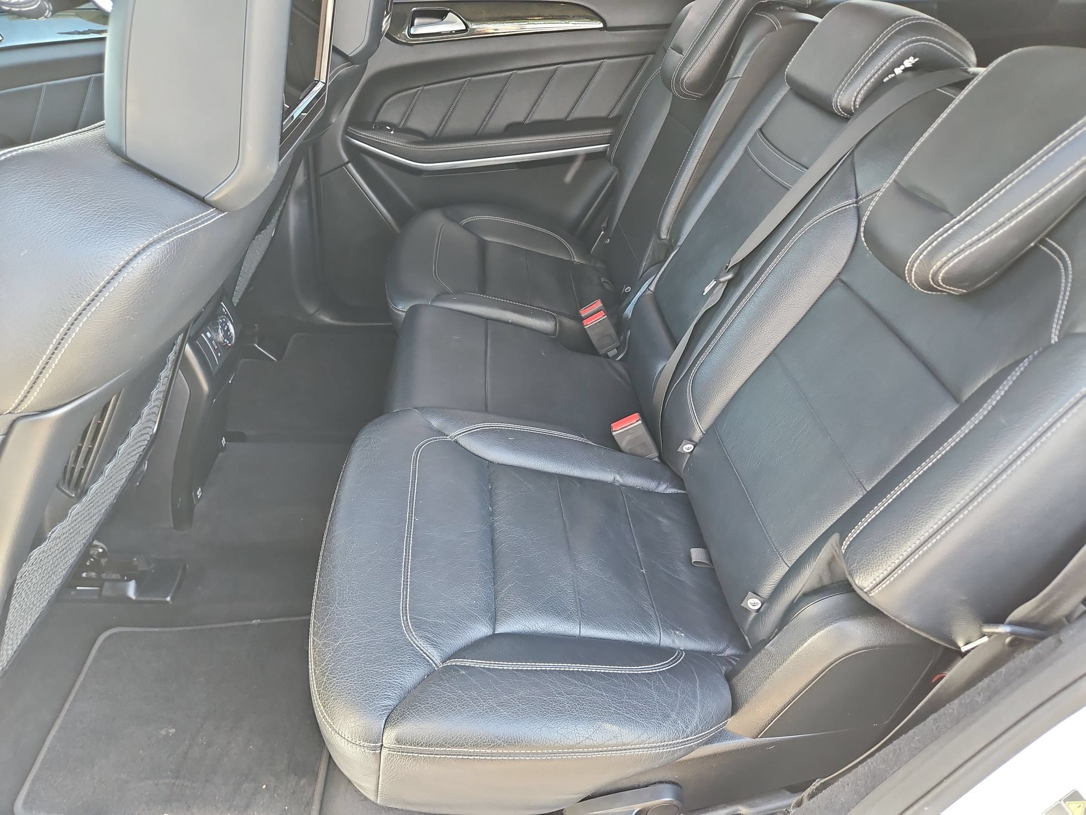 Used 2016 Mercedes-Benz GL 550 4MATIC image 25