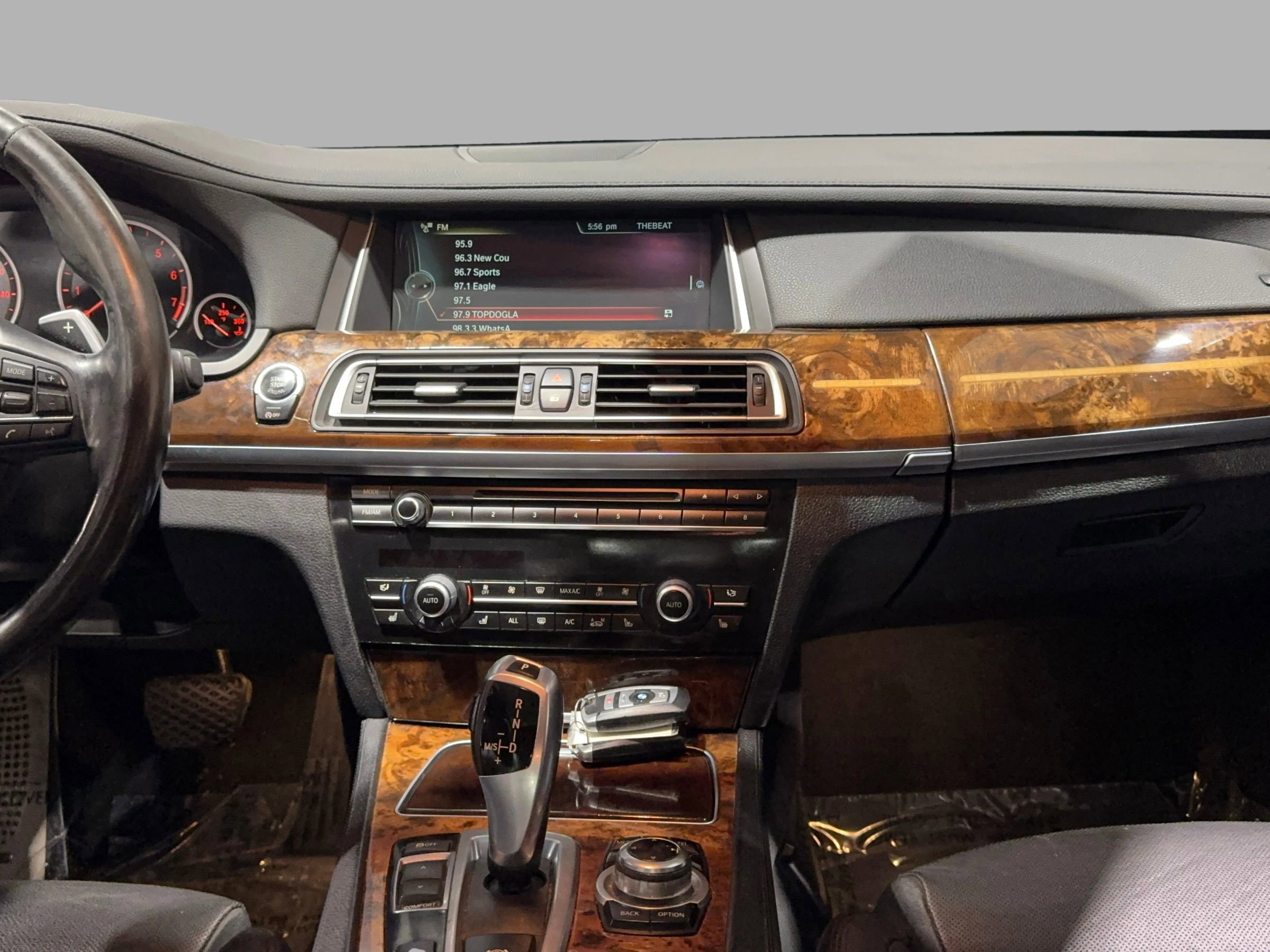 Used 2013 BMW 740Li image 35