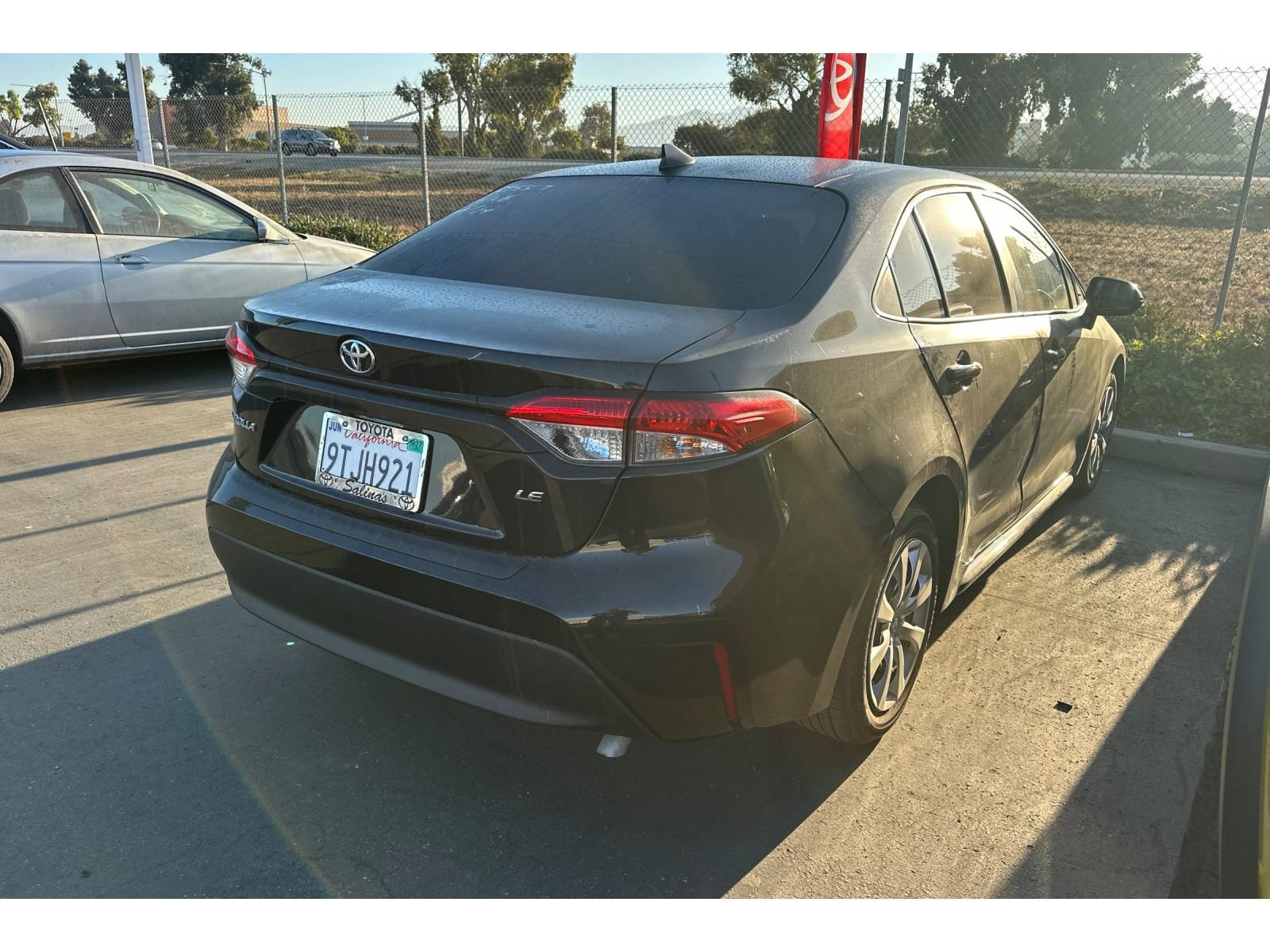 Used 2025 Toyota Corolla LE FWD image 5