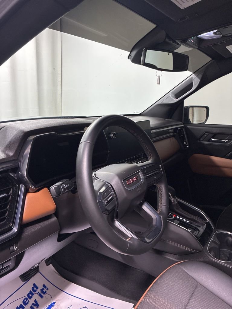 Used 2024 GMC Canyon AT4 w/ Technology Package image 10