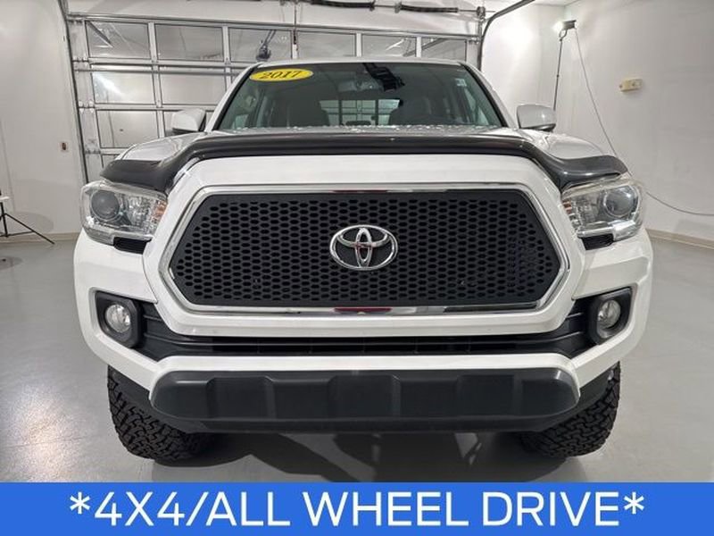 Used 2017 Toyota Tacoma SR5 image 3
