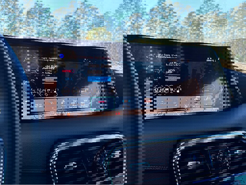 New 2026 Nissan Armada SL image 11