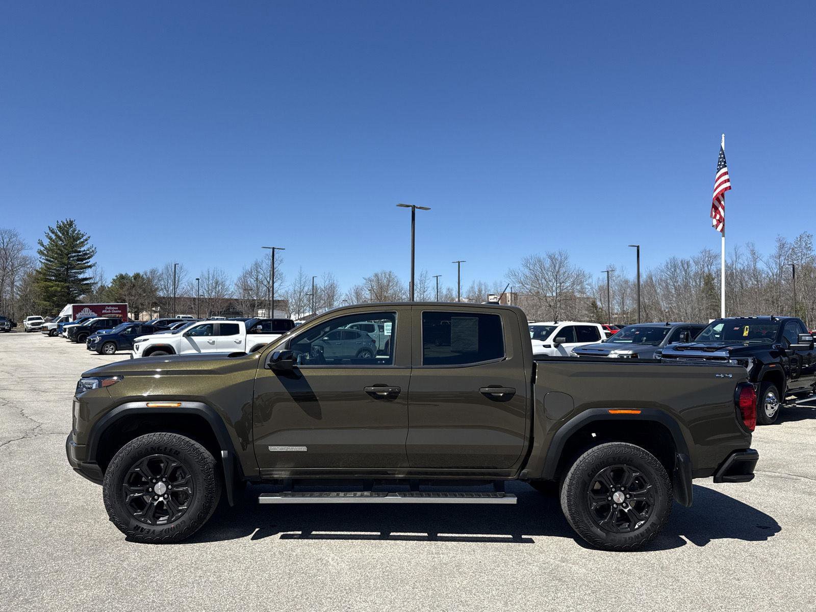 Used 2024 GMC Canyon Elevation w/ Trailering Package AWD/4WD image 3