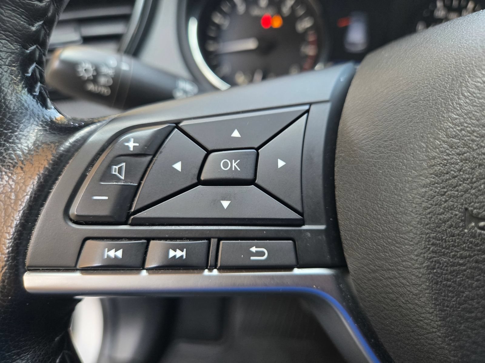 Used 2022 Nissan Rogue Sport SL AWD/4WD image 11