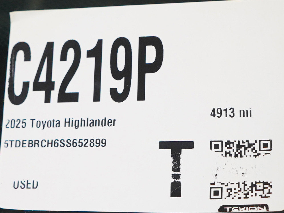 Used 2025 Toyota Highlander Platinum image 33