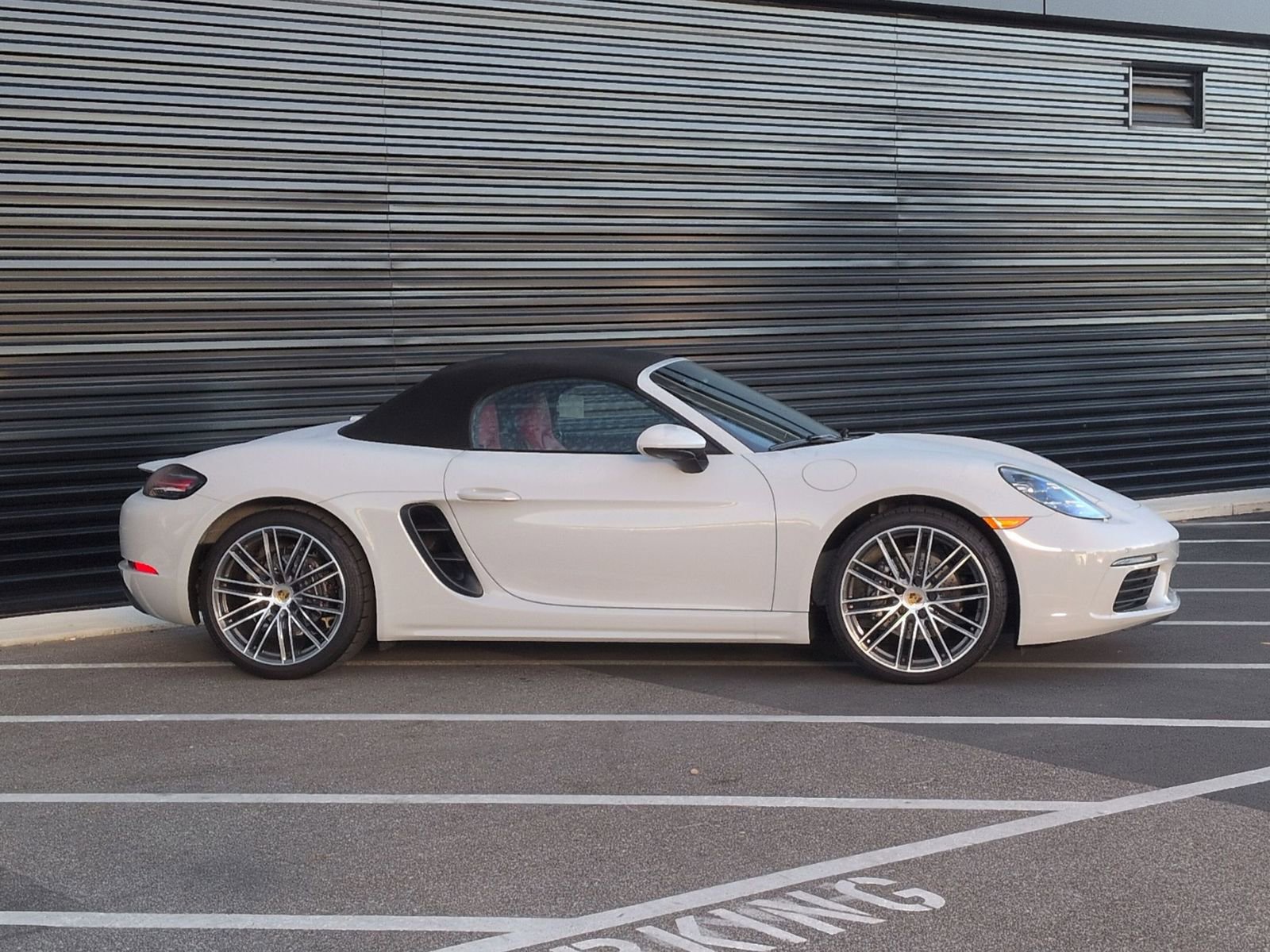 Certified 2025 Porsche 718 Boxster image 8