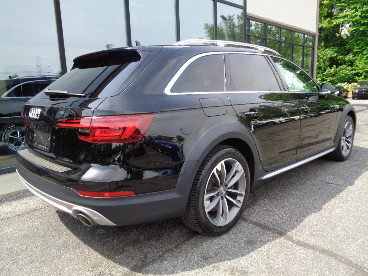 Used 2018 Audi A4 2.0T allroad Premium w/ Convenience Package AWD/4WD image 5