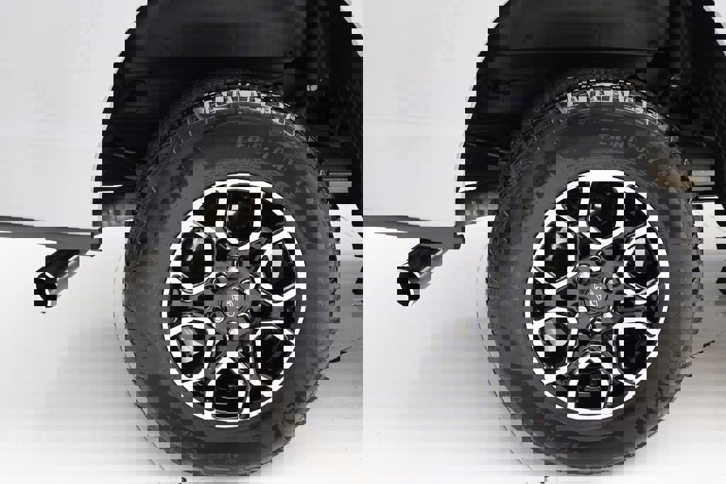 Used 2023 Ford F150 Lariat image 10