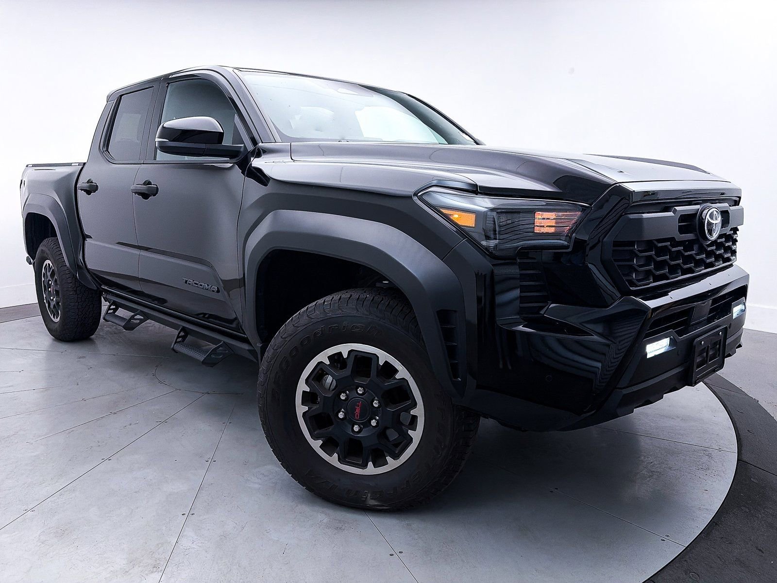 Used 2024 Toyota Tacoma TRD Off-Road w/ TRD Off Road Upgrade Package image 1
