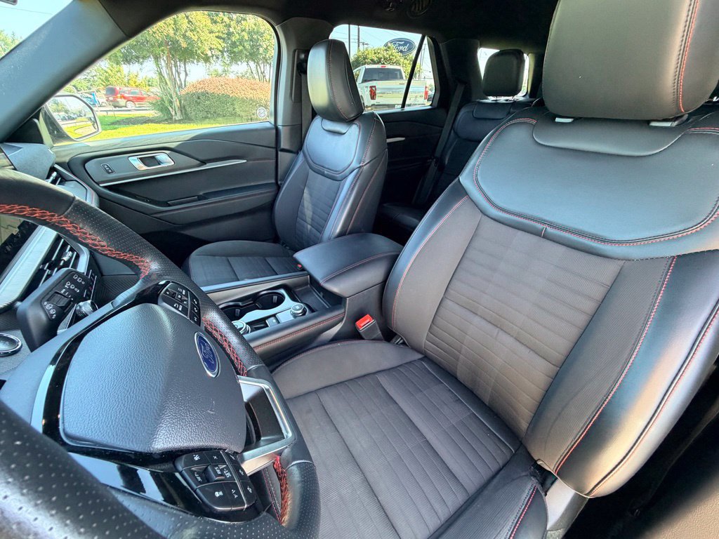 Certified 2025 Ford Explorer ST-Line w/ ST-Line Street Pack AWD/4WD image 26