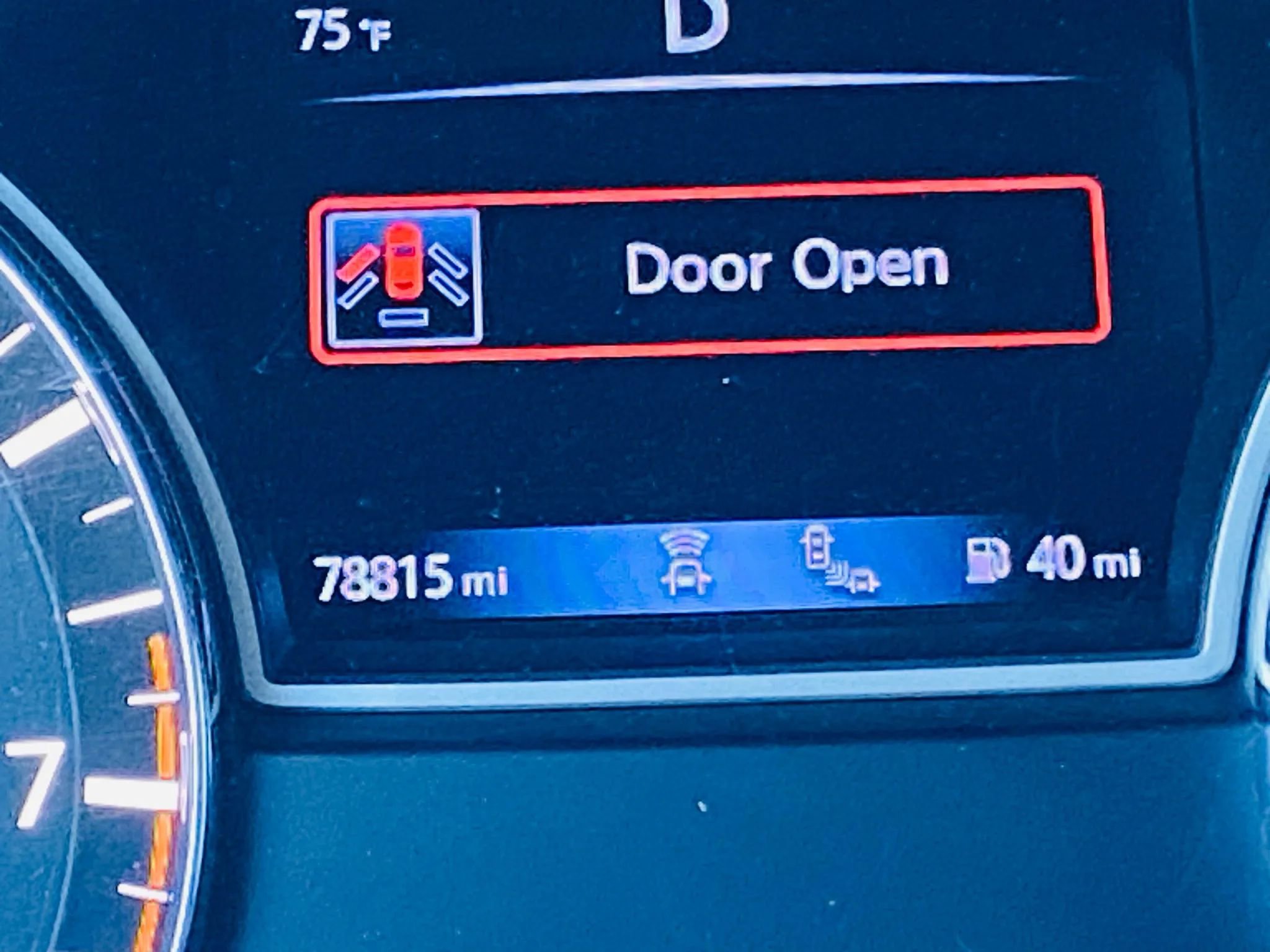 Used 2020 Nissan Pathfinder SL image 28