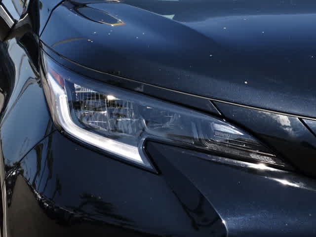 Certified 2025 Toyota Sienna XLE Woodland Edition AWD/4WD image 5