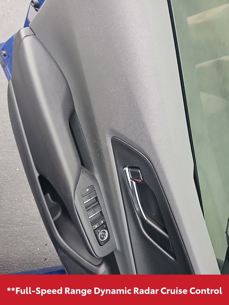 Used 2024 Toyota Prius XLE FWD image 9