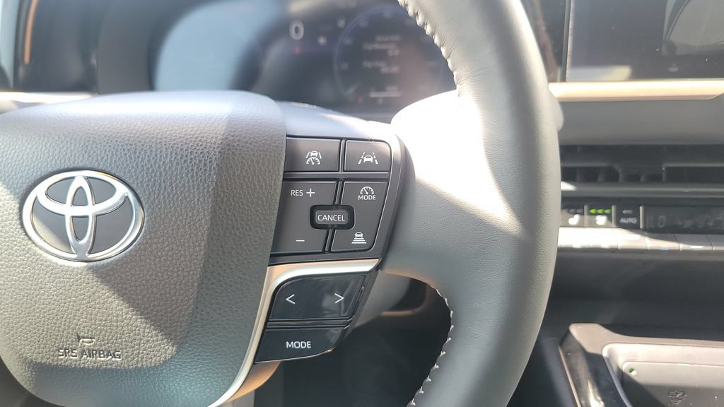 Certified 2024 Toyota Crown AWD/4WD image 25