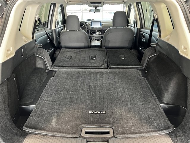 Used 2024 Nissan Rogue SV image 18