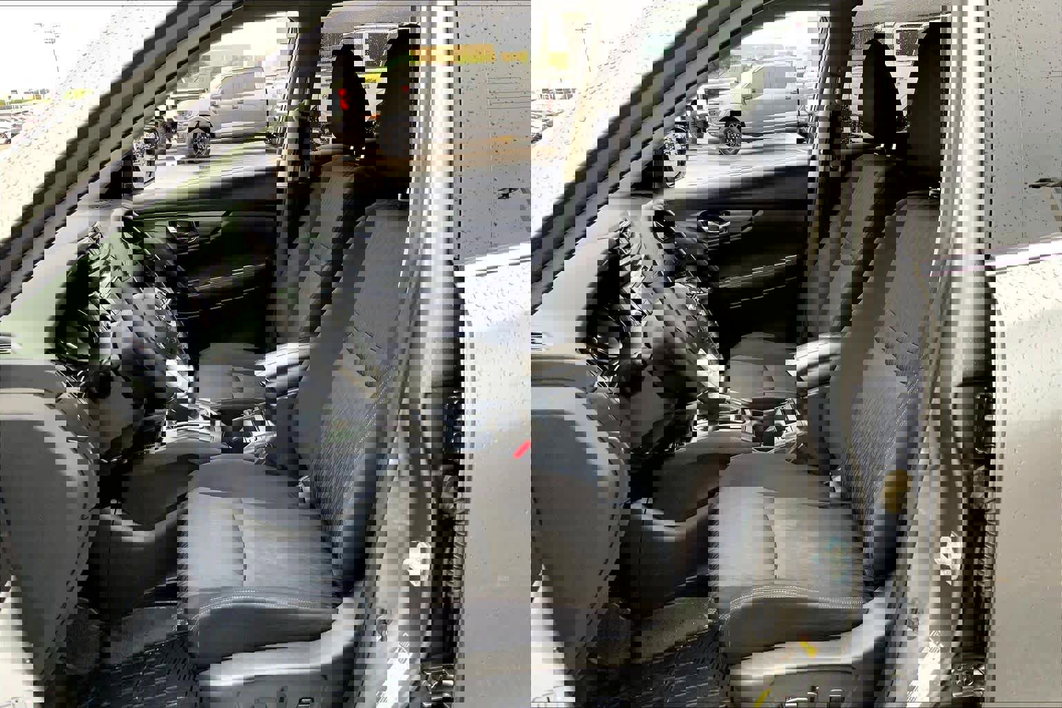 Used 2019 Nissan Rogue SV w/ Premium Package image 8