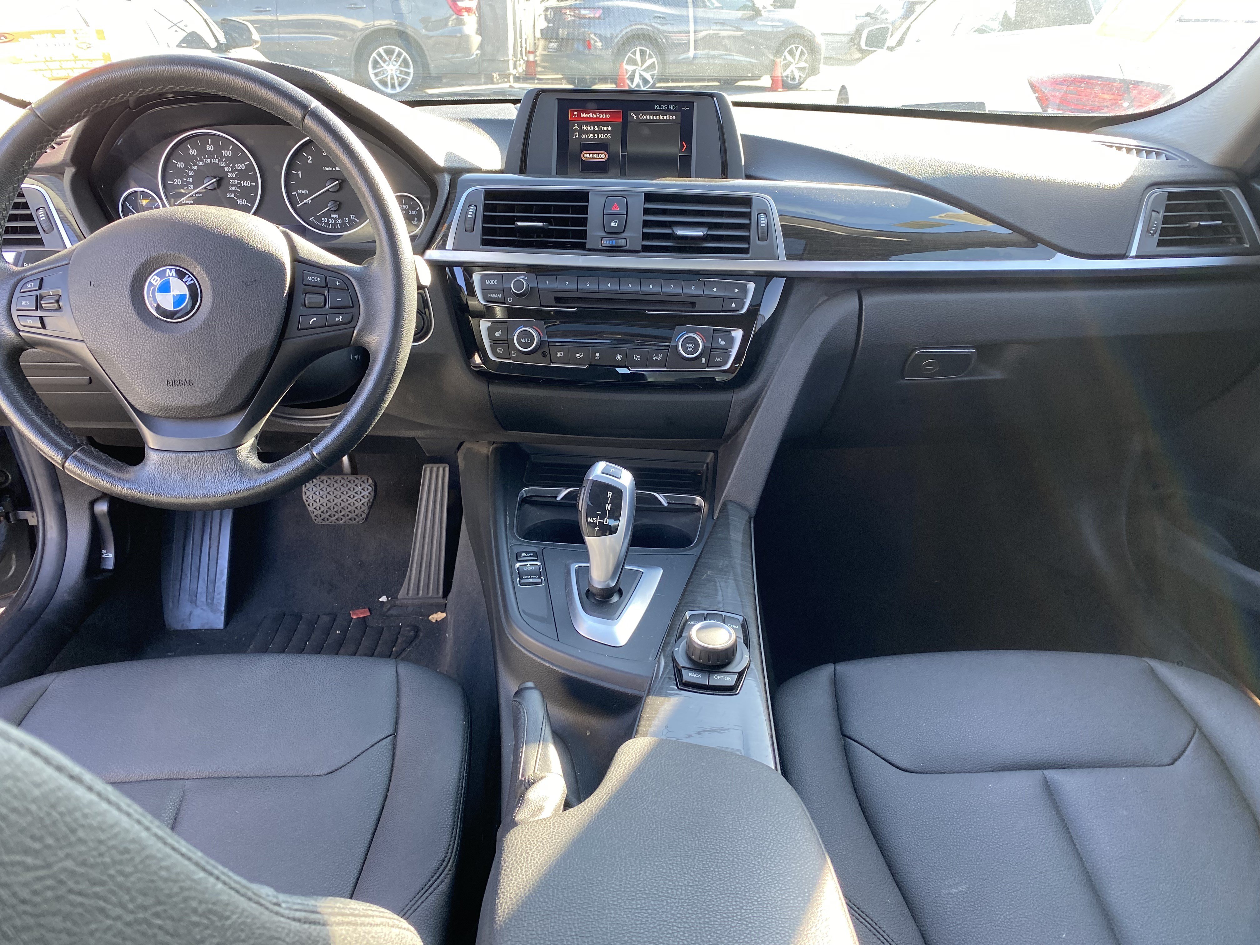 Used 2018 BMW 320i Sedan RWD image 22