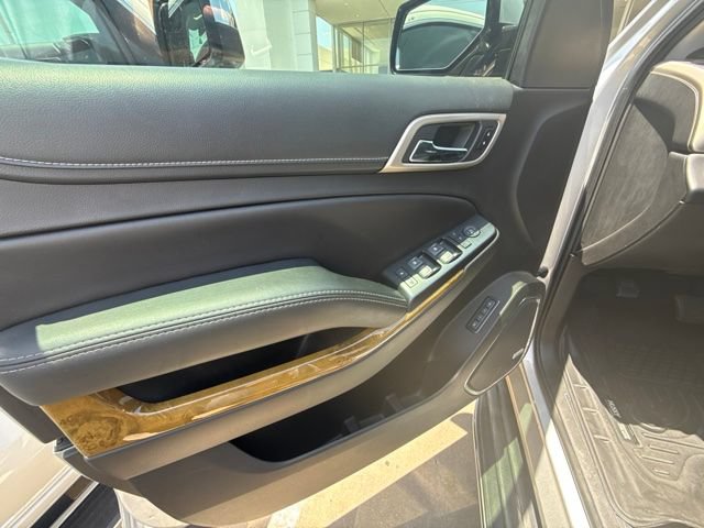 Used 2017 GMC Yukon Denali AWD/4WD image 12