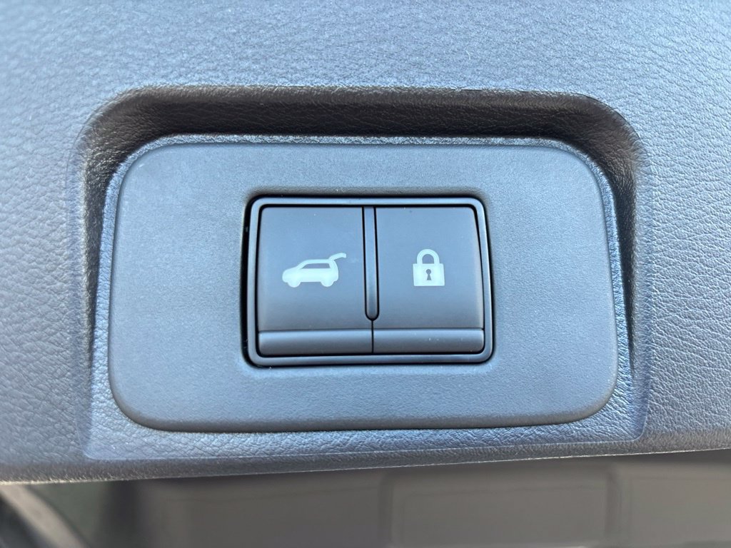 Used 2026 Nissan Rogue SV AWD/4WD image 9