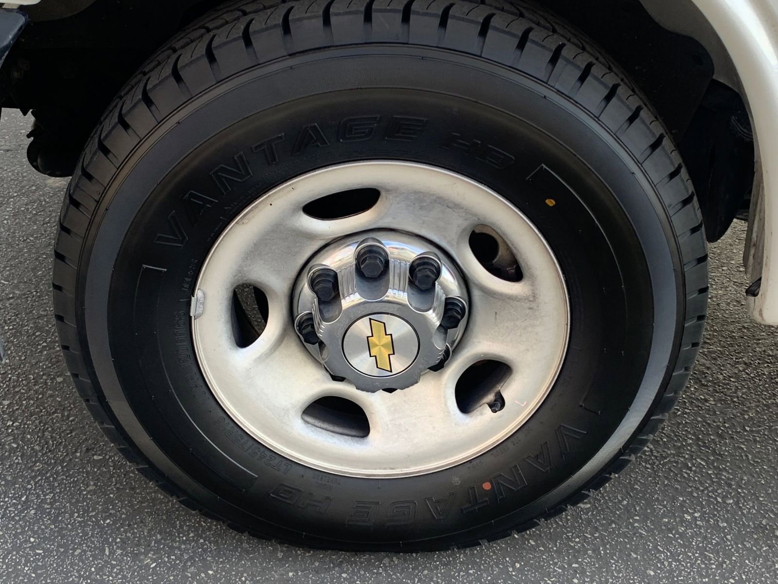 Used 2024 Chevrolet Express 3500 LT w/ LT Preferred Equipment Group image 28