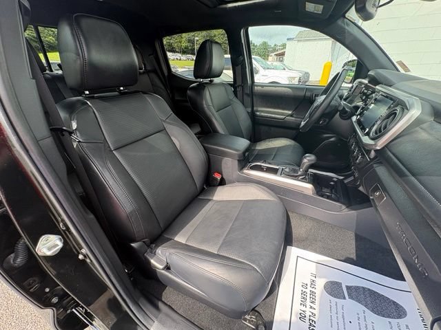 Used 2022 Toyota Tacoma Limited AWD/4WD image 27