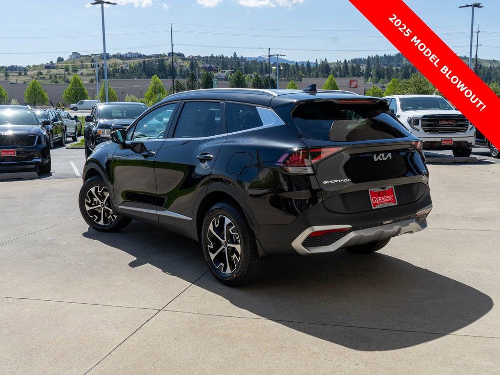 New 2025 Kia Sportage EX image 5