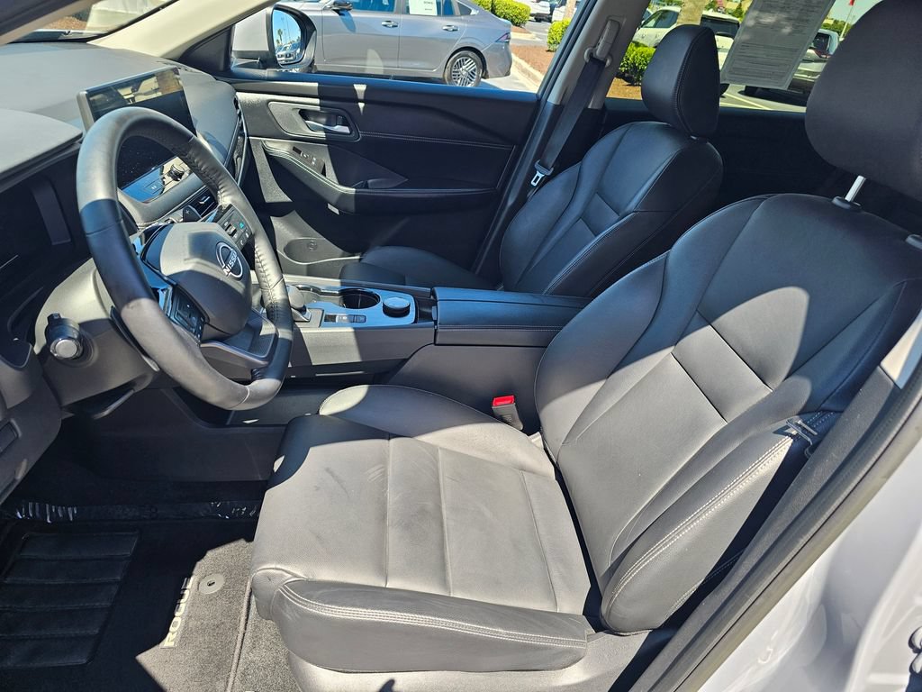 Certified 2025 Nissan Rogue SL AWD/4WD image 14