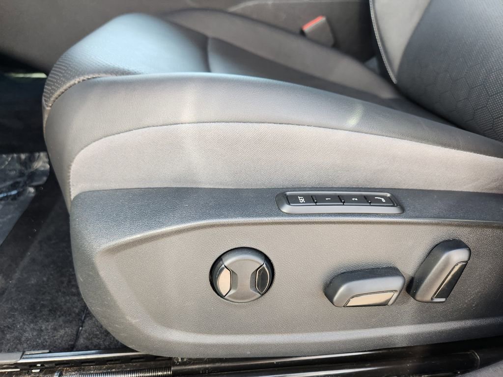 Used 2023 Volkswagen ID.4 Pro S image 13