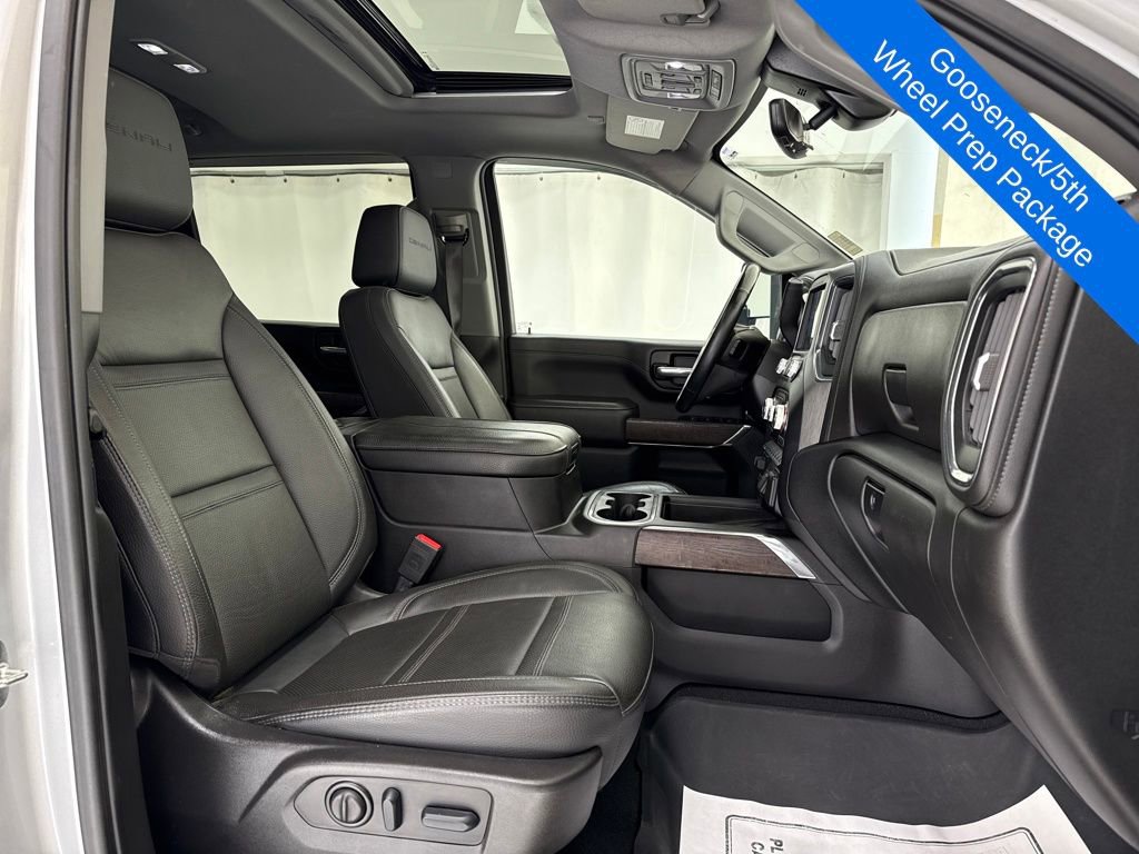 Used 2023 GMC Sierra 3500 Denali w/ Denali Ultimate Package image 10