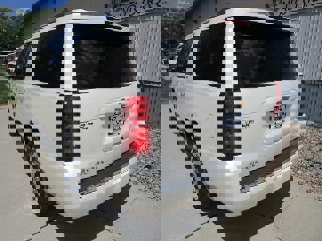 Used 2015 Chevrolet Suburban LTZ image 5