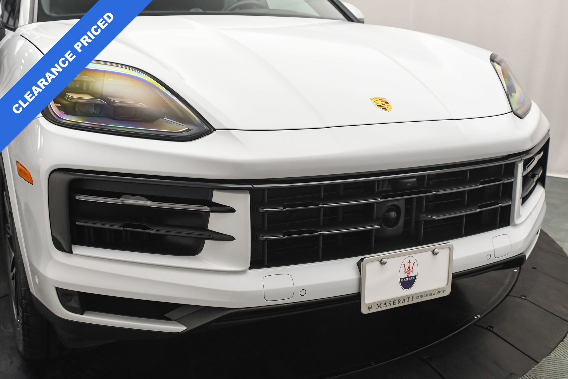 Used 2024 Porsche Cayenne Coupe image 24