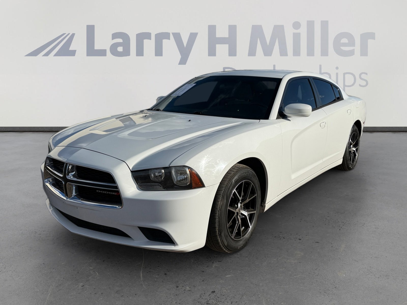 Used 2014 Dodge Charger SE image 1