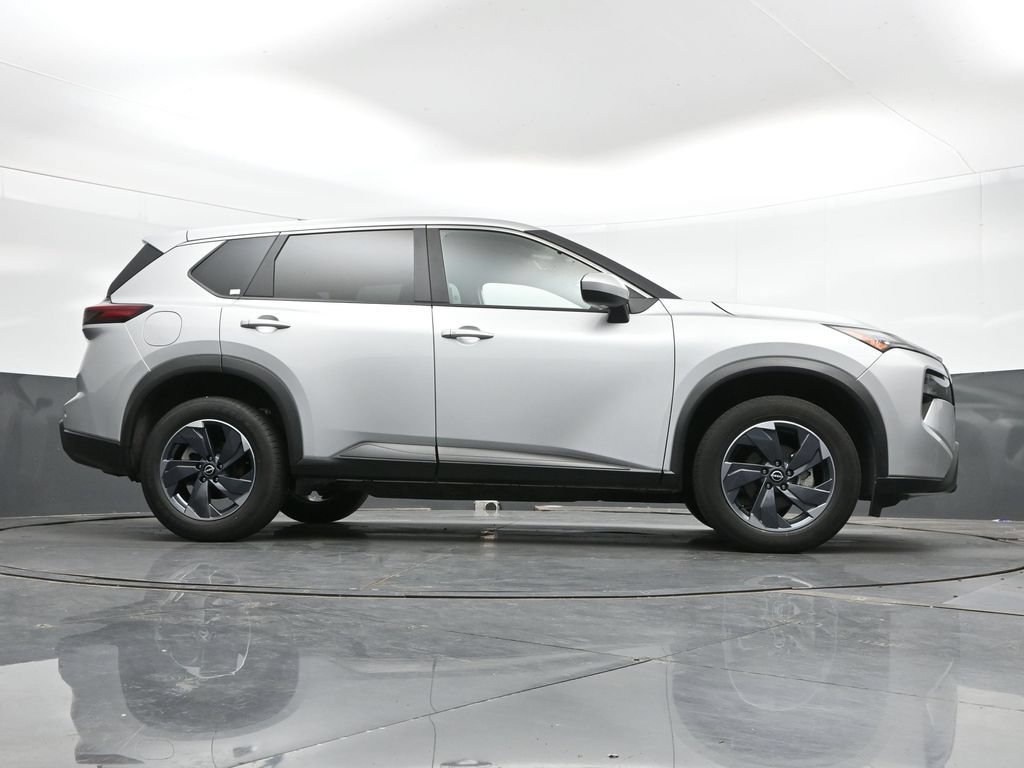 Used 2024 Nissan Rogue SV FWD image 42