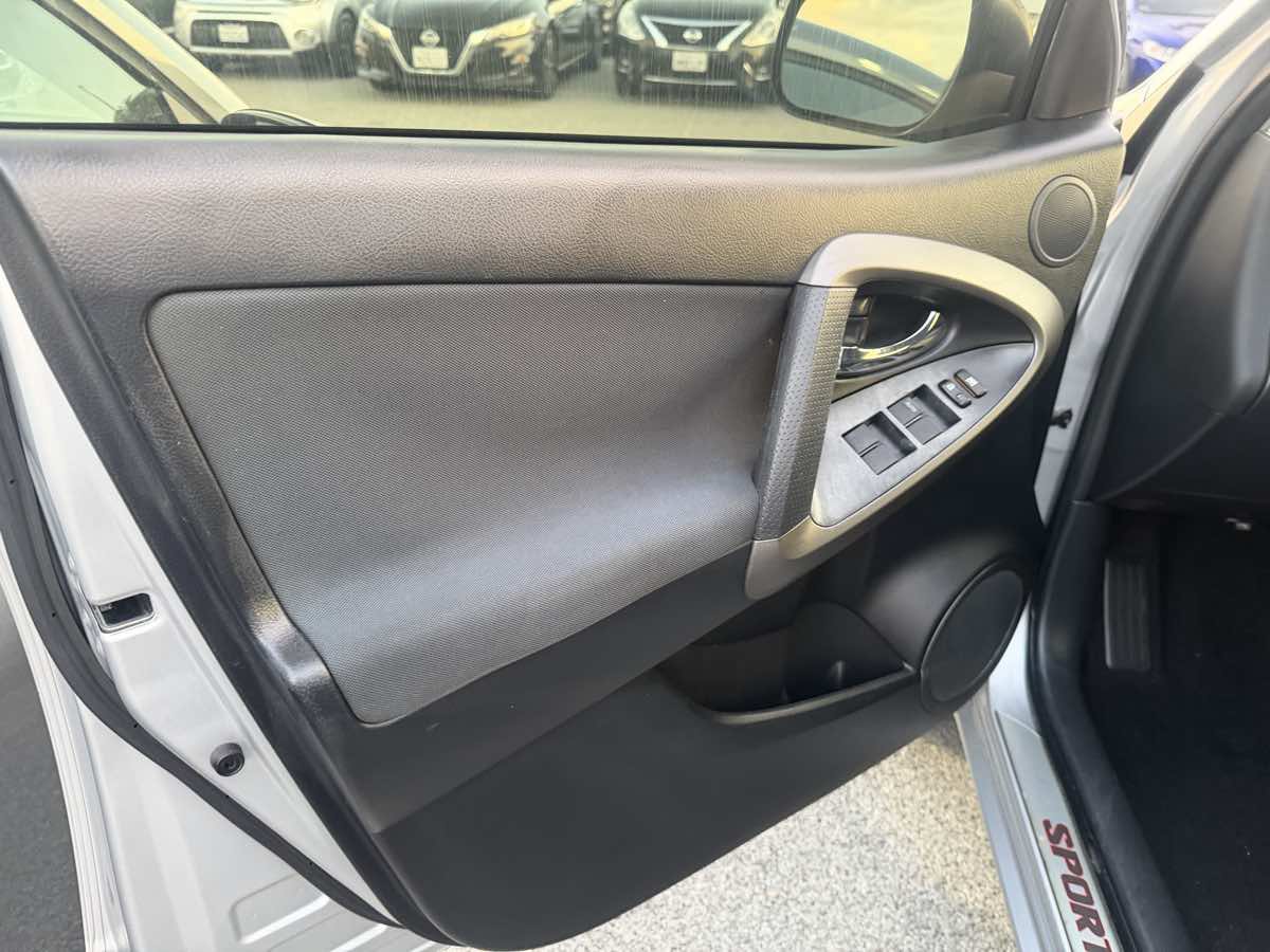 Used 2012 Toyota RAV4 Sport w/ Appearance Pkg FWD image 12