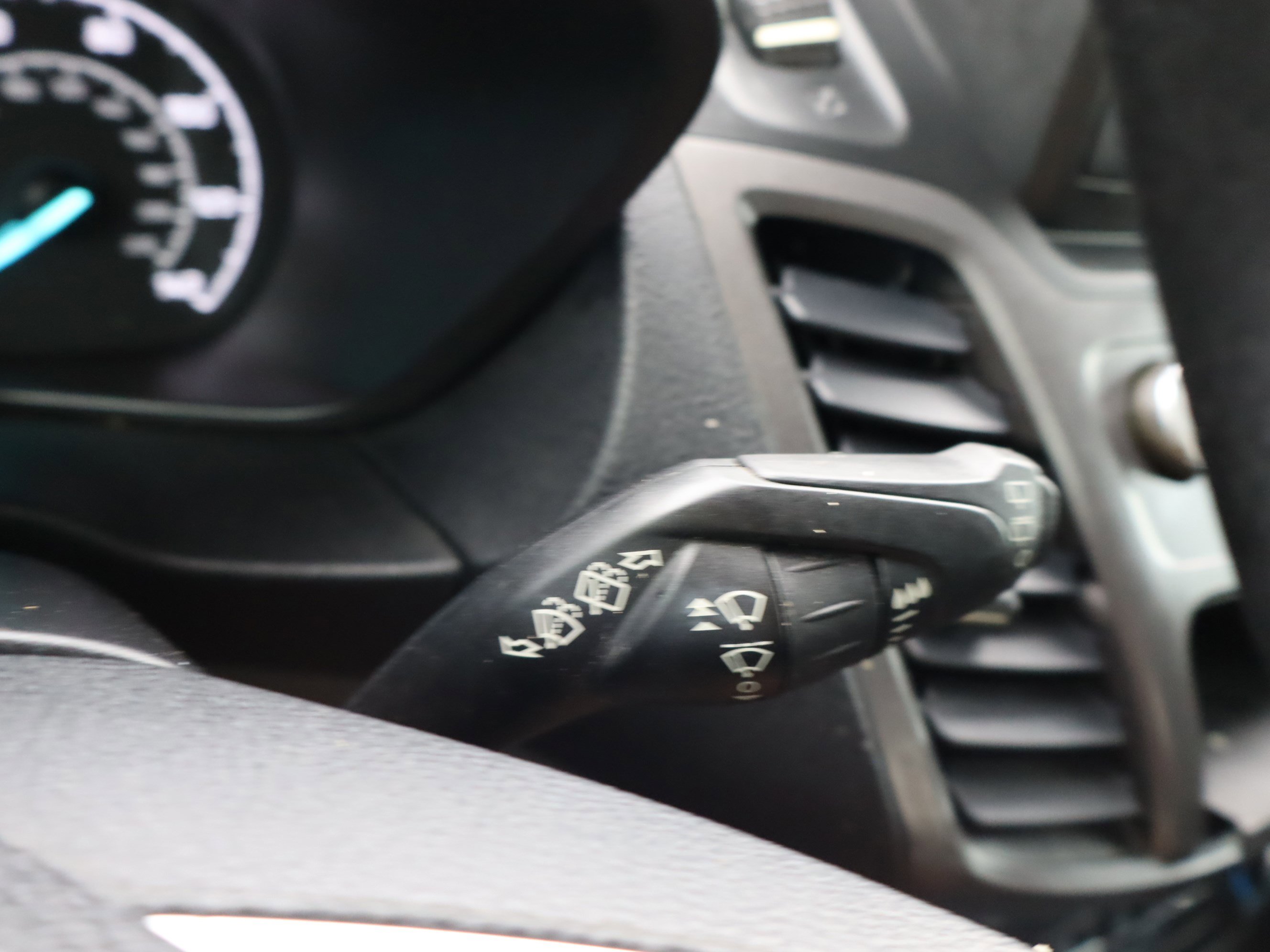 Used 2019 Ford Transit Connect XL FWD image 21