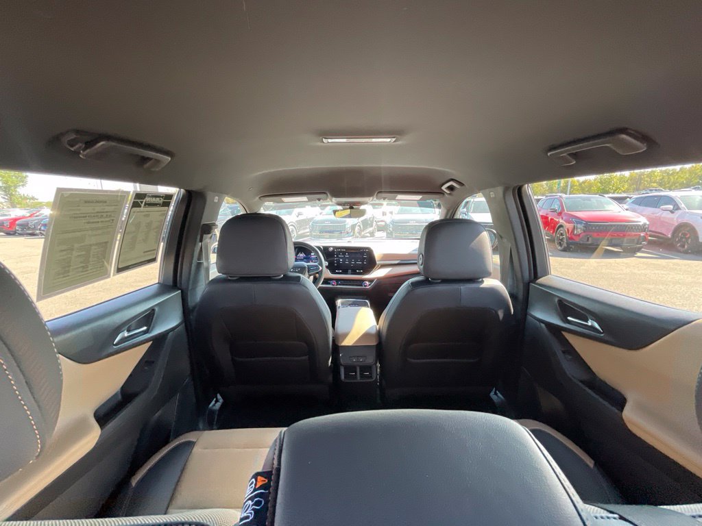 Used 2025 Chevrolet Equinox ACTIV w/ Safety and Technology Package FWD image 24