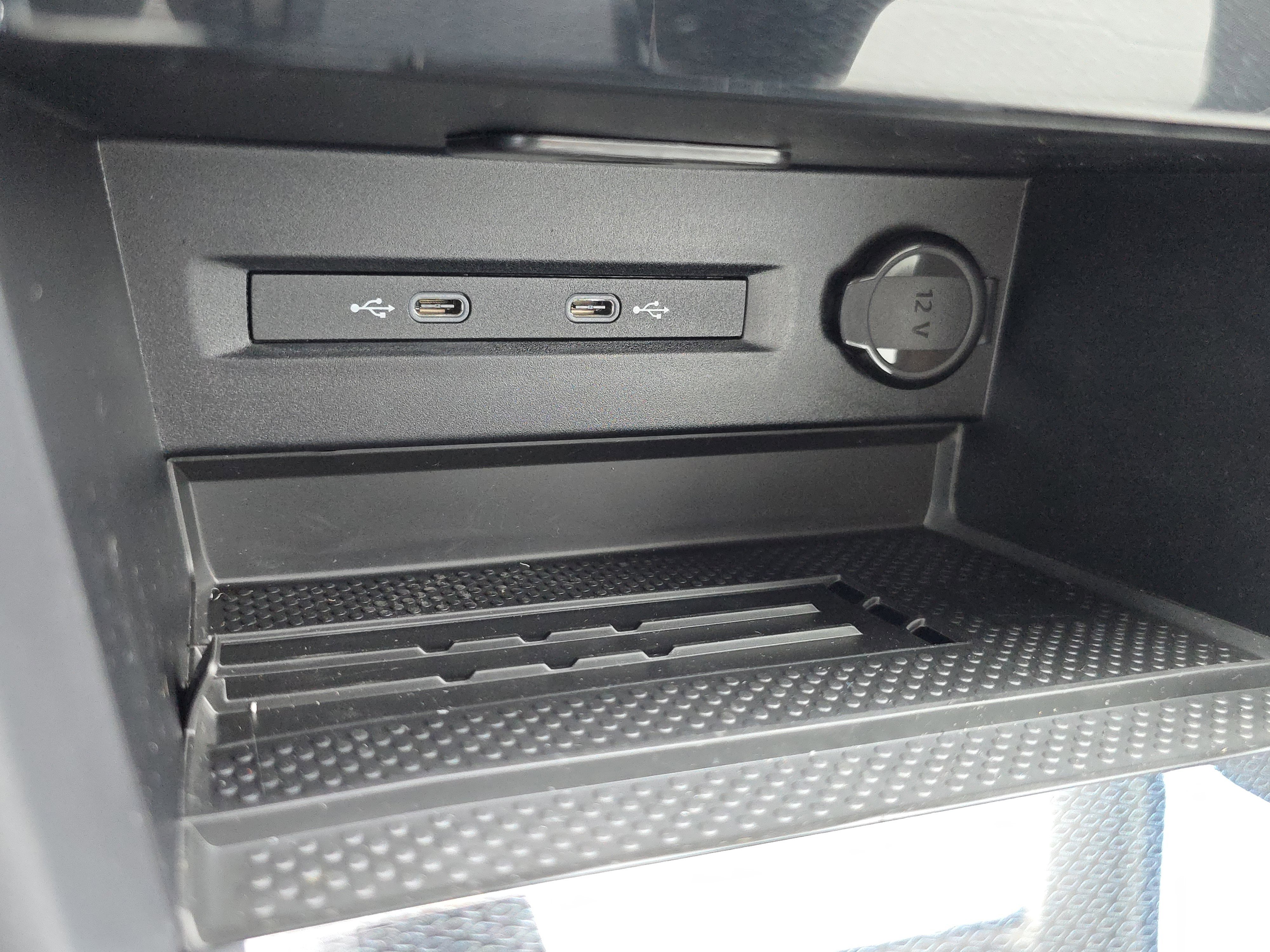 New 2025 Volkswagen Taos SE image 13