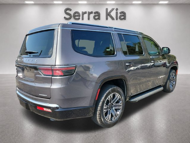 Used 2024 Jeep Wagoneer Series II w/ Flexible Seating Group RWD image 5