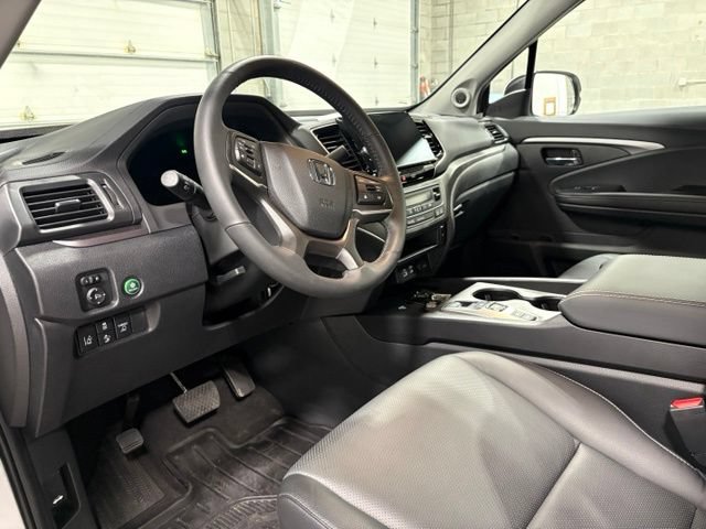 Used 2025 Honda Ridgeline RTL image 13