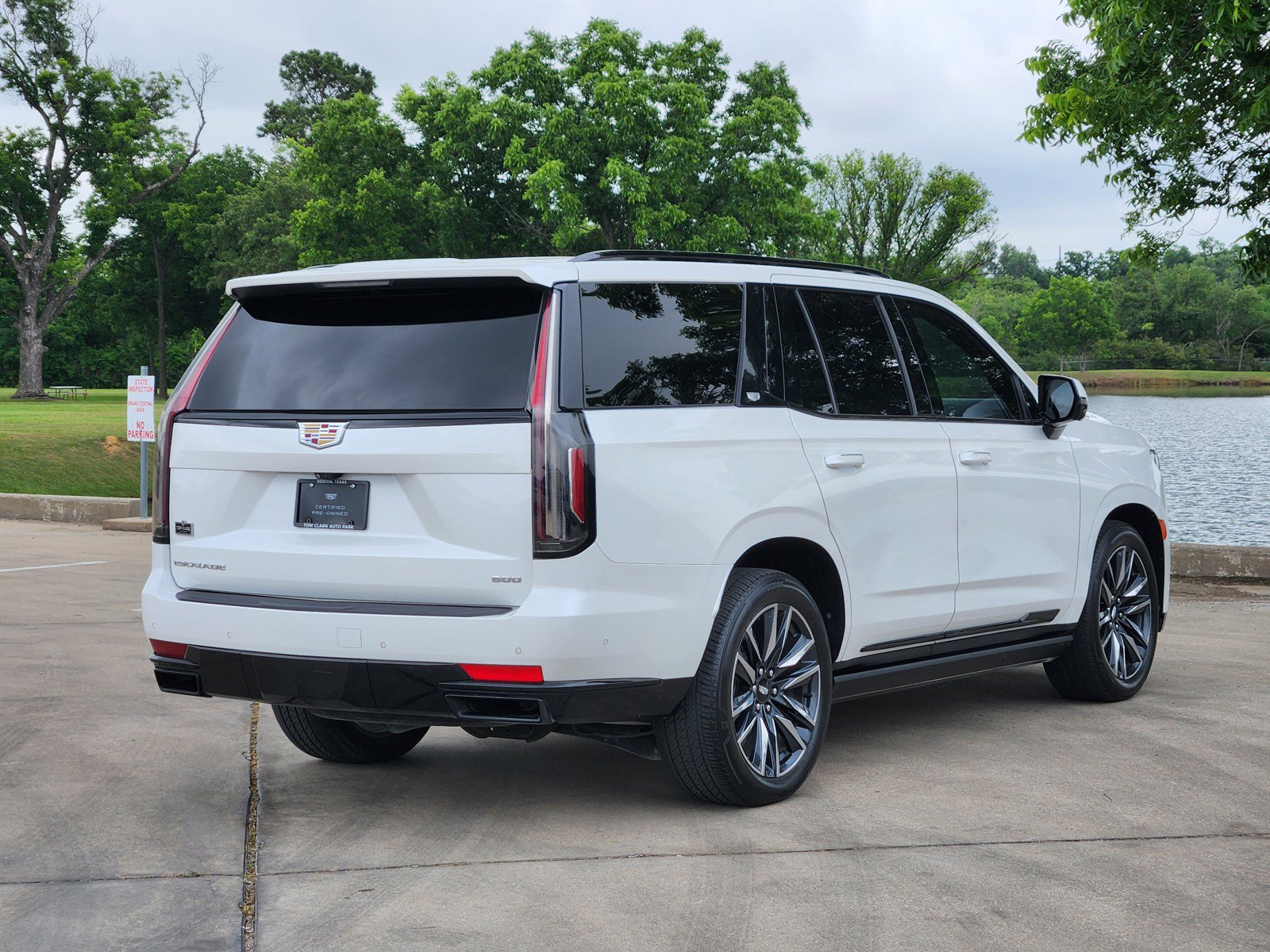 Certified 2023 Cadillac Escalade Sport Platinum w/ LPO, Floor Liner Package AWD/4WD image 5