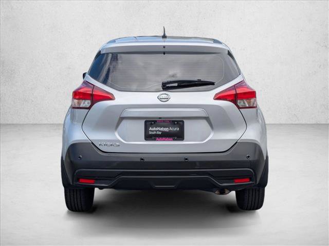 Used 2020 Nissan Kicks S FWD image 7