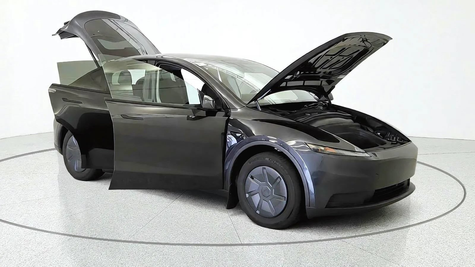 Used 2026 Tesla Model Y 2WD image 11