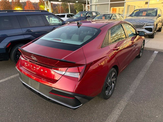 Used 2025 Hyundai Elantra Sport FWD image 17