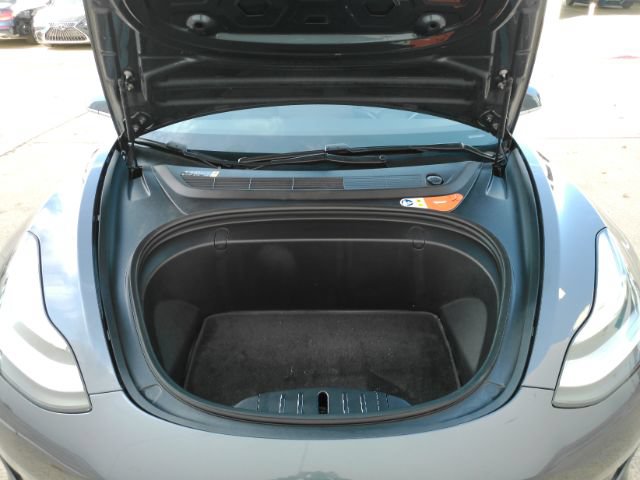 Used 2018 Tesla Model 3 Long Range RWD image 45