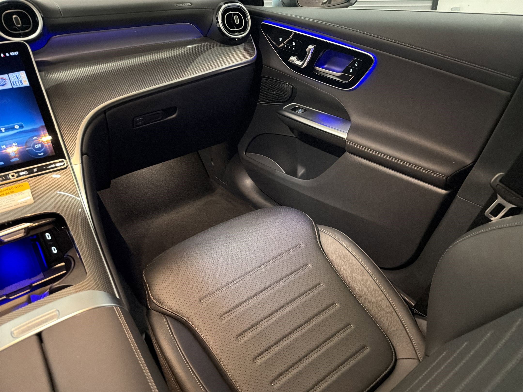 Used 2026 Mercedes-Benz GLC 300 4MATIC image 28