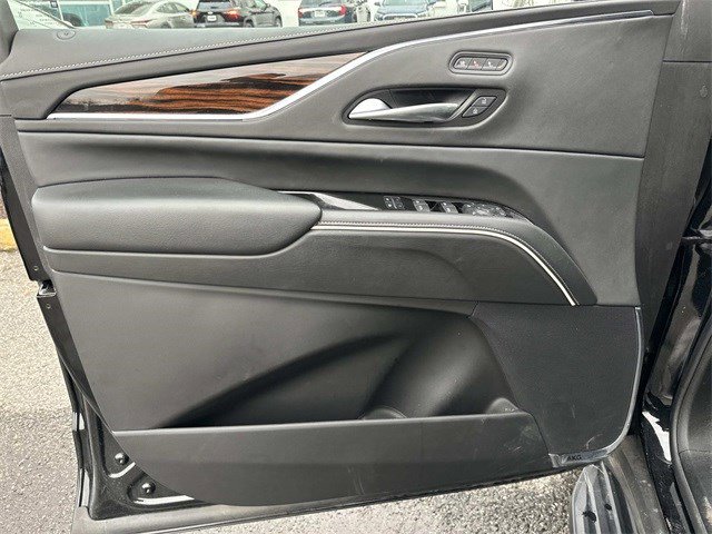 Used 2023 Cadillac Escalade ESV Premium Luxury image 18