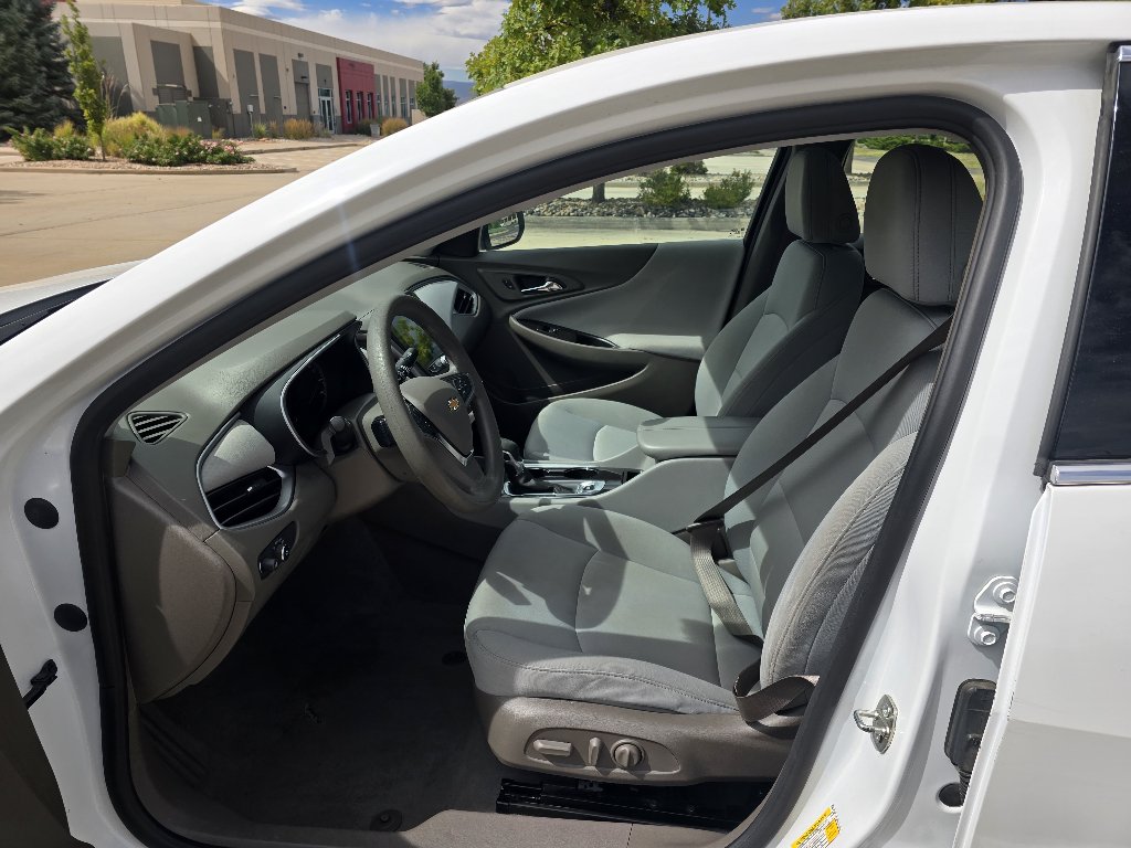 Used 2022 Chevrolet Malibu LT FWD image 10