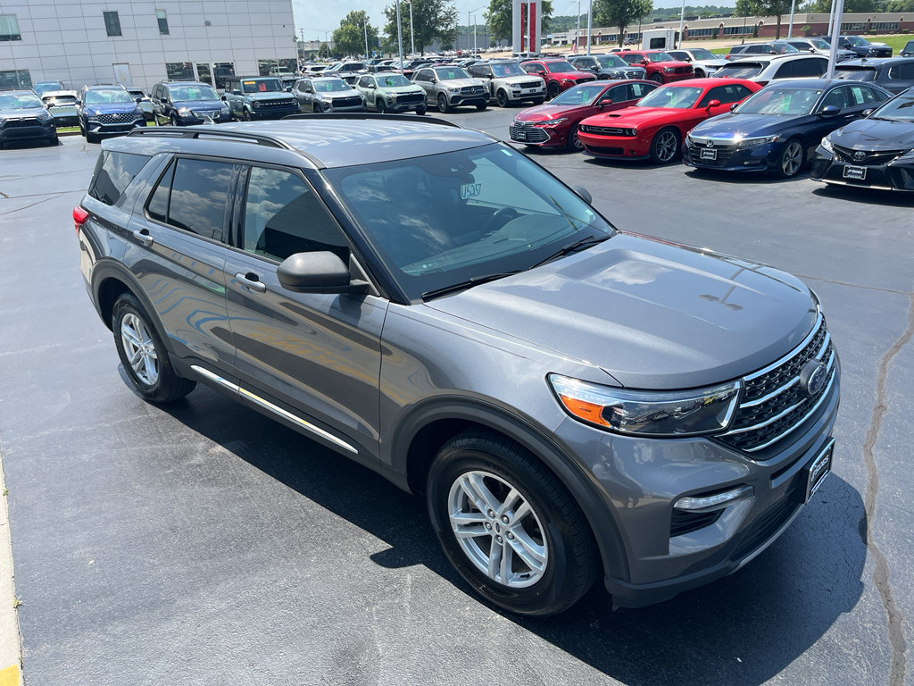Used 2022 Ford Explorer XLT w/ Equipment Group 202A AWD/4WD image 5